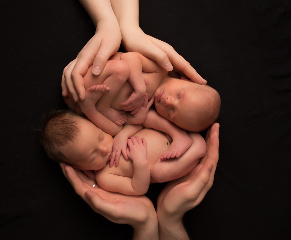 Twin Baby Girls Zoe & Gabriella - Zionsville Twin Newborn Photographer ·  KristeenMarie Photography