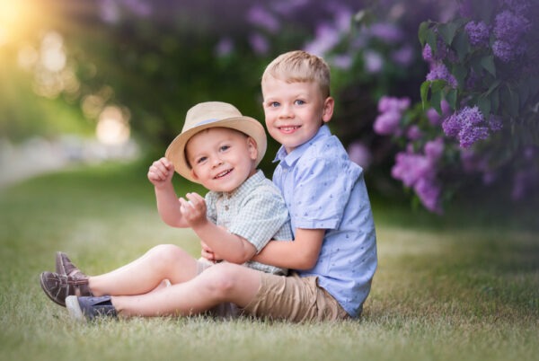 Lilac spring family session